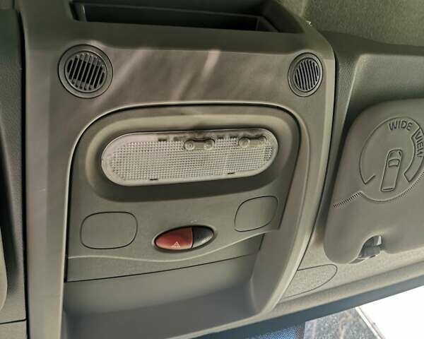 Белый Рено Мастер, объемом двигателя 2.3 л и пробегом 115 тыс. км за 18000 $, фото 2 на Automoto.ua