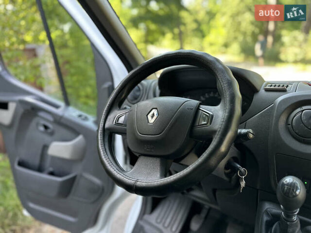 Белый Рено Мастер, объемом двигателя 2.3 л и пробегом 365 тыс. км за 22500 $, фото 83 на Automoto.ua
