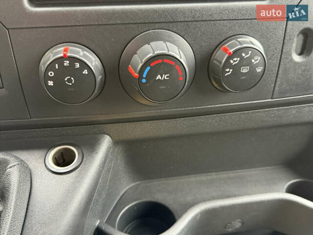 Белый Рено Мастер, объемом двигателя 2.3 л и пробегом 175 тыс. км за 16200 $, фото 13 на Automoto.ua