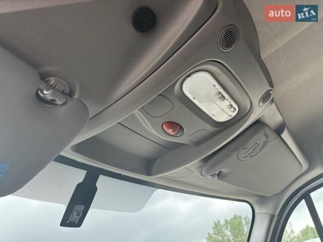 Белый Рено Мастер, объемом двигателя 2.3 л и пробегом 278 тыс. км за 16600 $, фото 13 на Automoto.ua