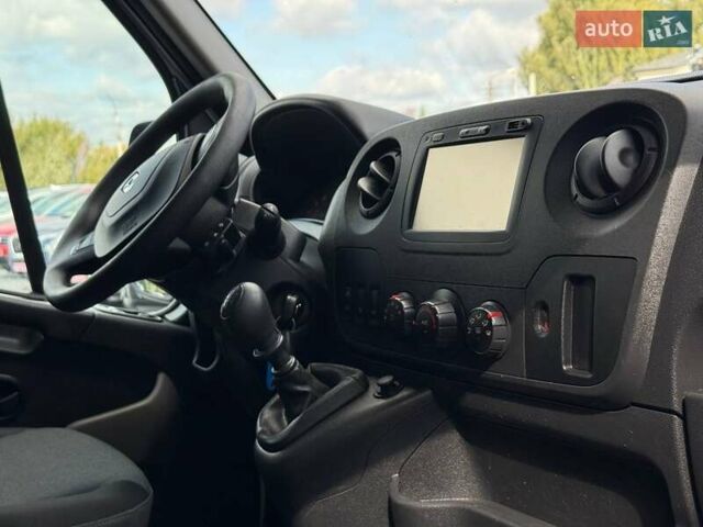 Белый Рено Мастер, объемом двигателя 2.3 л и пробегом 147 тыс. км за 17700 $, фото 45 на Automoto.ua
