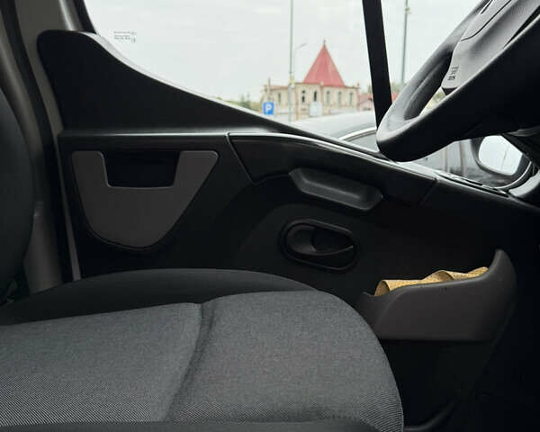 Белый Рено Мастер, объемом двигателя 2.3 л и пробегом 172 тыс. км за 15700 $, фото 25 на Automoto.ua