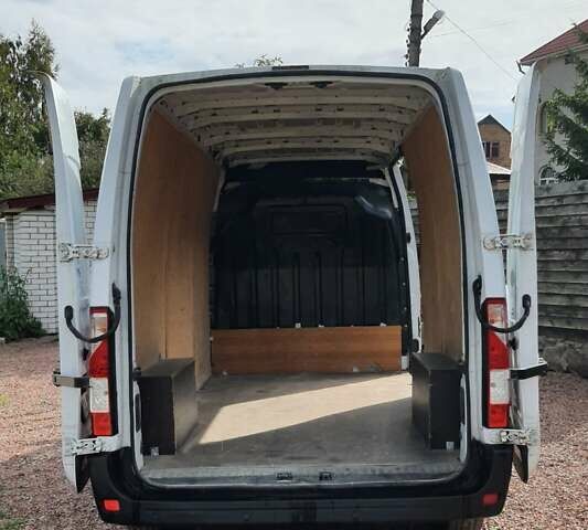 Белый Рено Мастер, объемом двигателя 2.3 л и пробегом 199 тыс. км за 18700 $, фото 3 на Automoto.ua