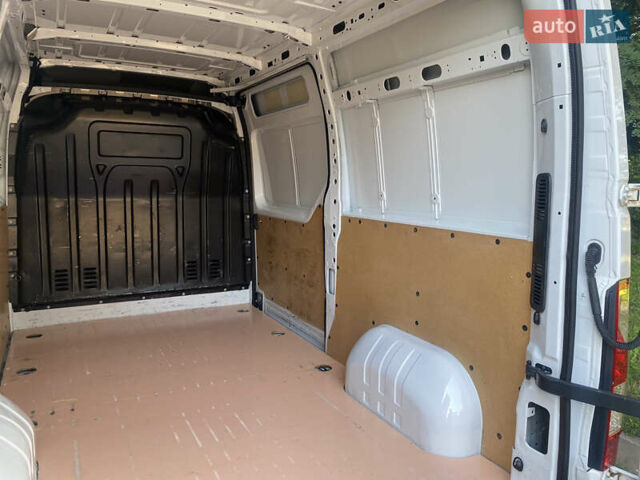 Белый Рено Мастер, объемом двигателя 2.3 л и пробегом 365 тыс. км за 14400 $, фото 29 на Automoto.ua