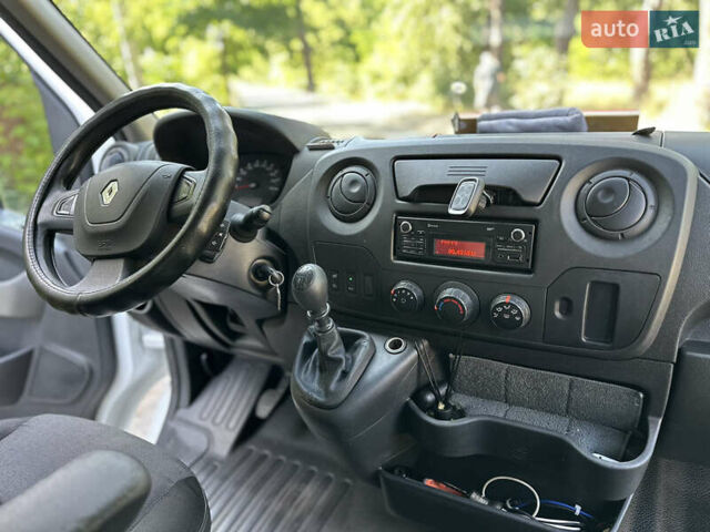 Белый Рено Мастер, объемом двигателя 2.3 л и пробегом 365 тыс. км за 22500 $, фото 82 на Automoto.ua