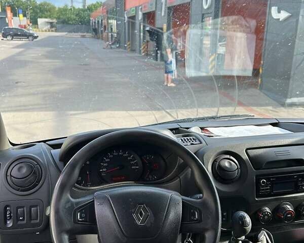 Белый Рено Мастер, объемом двигателя 2.3 л и пробегом 300 тыс. км за 16500 $, фото 3 на Automoto.ua
