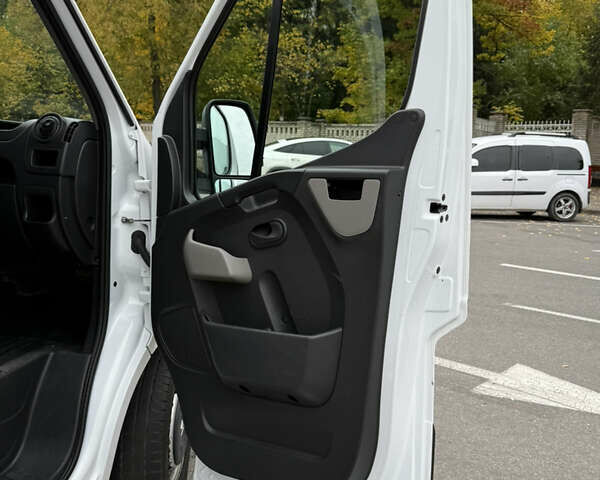 Белый Рено Мастер, объемом двигателя 2.3 л и пробегом 172 тыс. км за 15700 $, фото 23 на Automoto.ua