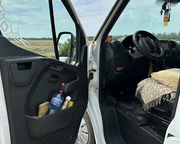 Белый Рено Мастер, объемом двигателя 2.3 л и пробегом 548 тыс. км за 14500 $, фото 13 на Automoto.ua