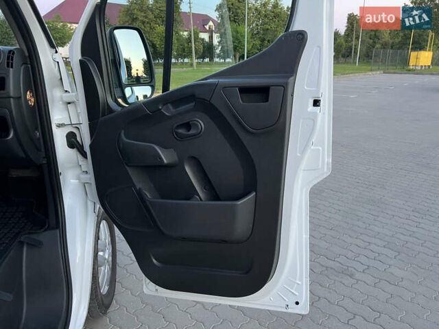 Белый Рено Мастер, объемом двигателя 2.3 л и пробегом 257 тыс. км за 17000 $, фото 27 на Automoto.ua