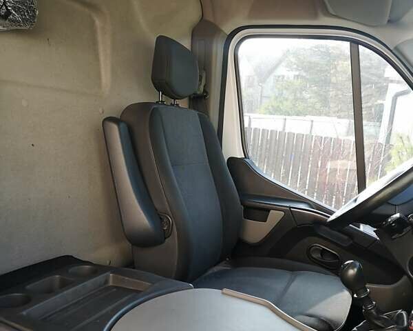 Белый Рено Мастер, объемом двигателя 2.3 л и пробегом 115 тыс. км за 18000 $, фото 8 на Automoto.ua