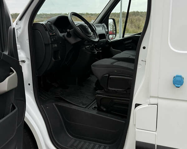 Белый Рено Мастер, объемом двигателя 2.3 л и пробегом 175 тыс. км за 16200 $, фото 12 на Automoto.ua