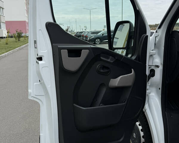 Белый Рено Мастер, объемом двигателя 2.3 л и пробегом 175 тыс. км за 16200 $, фото 16 на Automoto.ua