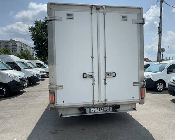 Белый Рено Мастер, объемом двигателя 0 л и пробегом 241 тыс. км за 17700 $, фото 6 на Automoto.ua