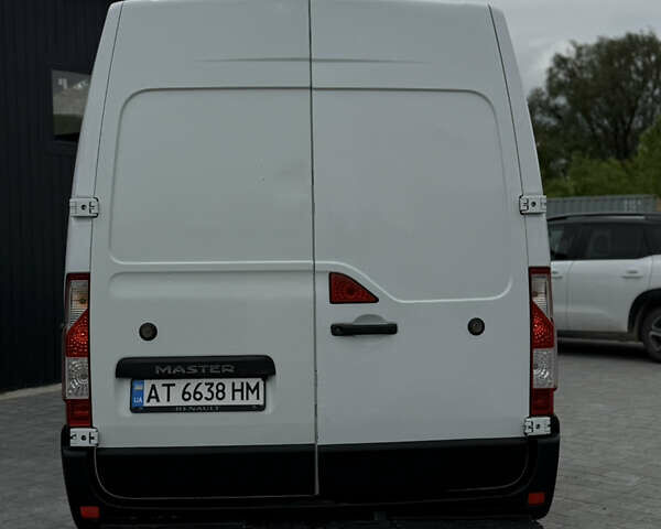 Белый Рено Мастер, объемом двигателя 2.3 л и пробегом 309 тыс. км за 15200 $, фото 5 на Automoto.ua