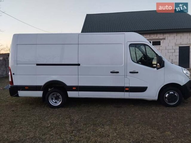 Белый Рено Мастер, объемом двигателя 2.3 л и пробегом 285 тыс. км за 17999 $, фото 3 на Automoto.ua