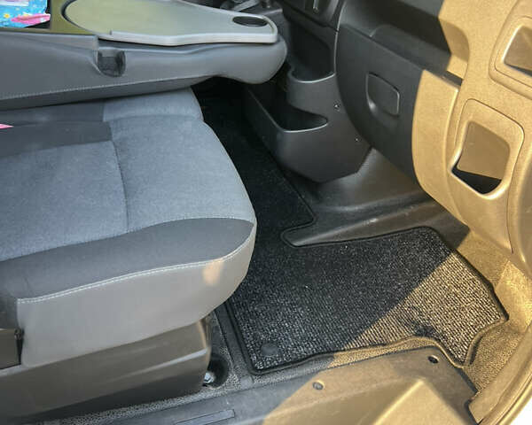 Белый Рено Мастер, объемом двигателя 0 л и пробегом 1000 тыс. км за 21000 $, фото 12 на Automoto.ua