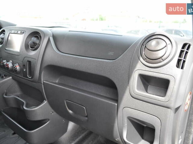 Рено Мастер 2018 в Киеве на Automoto.ua Белый Рено Мастер, объемом двигателя 2.3 л и пробегом 264 тыс. км за 22500 $, фото 37 на Automoto.ua