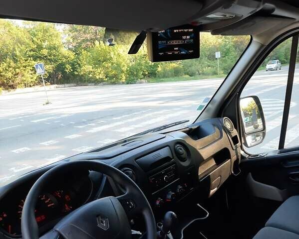 Белый Рено Мастер, объемом двигателя 0 л и пробегом 289 тыс. км за 17300 $, фото 83 на Automoto.ua