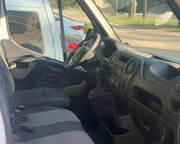 Білий Рено Мастєр, об'ємом двигуна 2.3 л та пробігом 249 тис. км за 16500 $, фото 4 на Automoto.ua