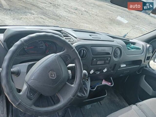 Белый Рено Мастер, объемом двигателя 2.3 л и пробегом 220 тыс. км за 16500 $, фото 4 на Automoto.ua