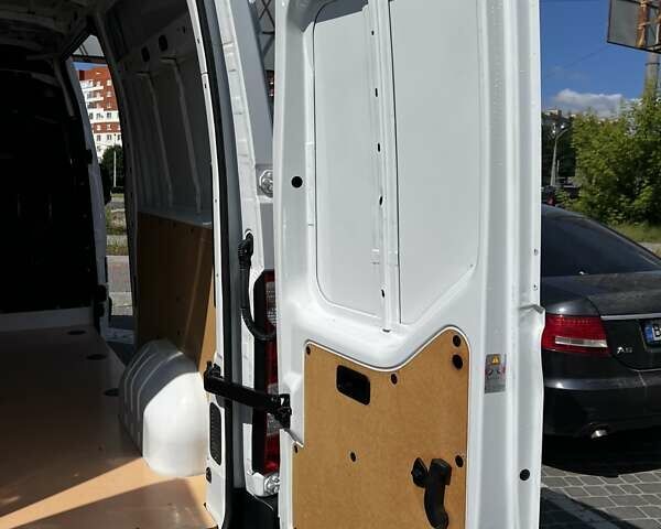 Белый Рено Мастер, объемом двигателя 2.3 л и пробегом 226 тыс. км за 17300 $, фото 19 на Automoto.ua