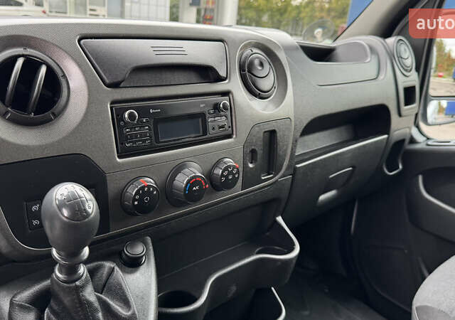 Белый Рено Мастер, объемом двигателя 2.3 л и пробегом 175 тыс. км за 21100 $, фото 28 на Automoto.ua