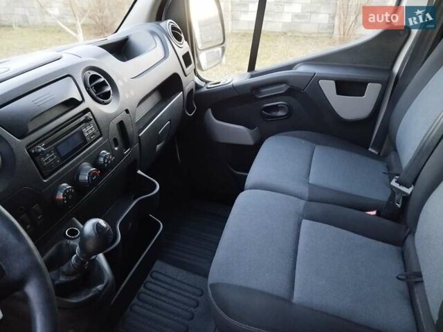 Белый Рено Мастер, объемом двигателя 2.3 л и пробегом 285 тыс. км за 17999 $, фото 9 на Automoto.ua