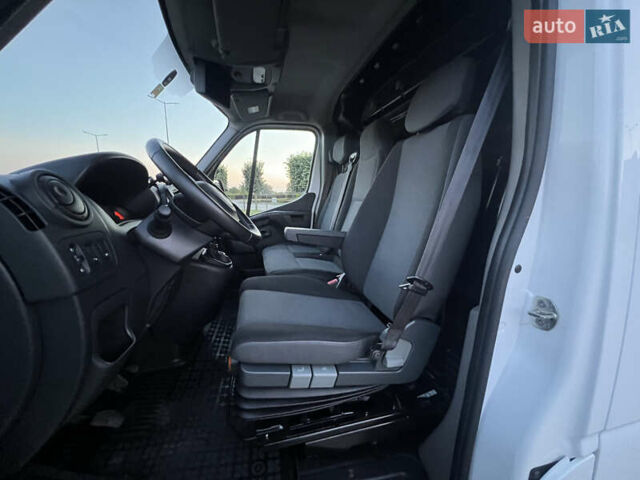 Белый Рено Мастер, объемом двигателя 2.3 л и пробегом 257 тыс. км за 17000 $, фото 15 на Automoto.ua