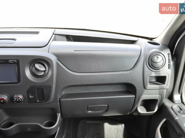 Рено Мастер 2018 в Киеве на Automoto.ua Белый Рено Мастер, объемом двигателя 2.3 л и пробегом 264 тыс. км за 22500 $, фото 29 на Automoto.ua