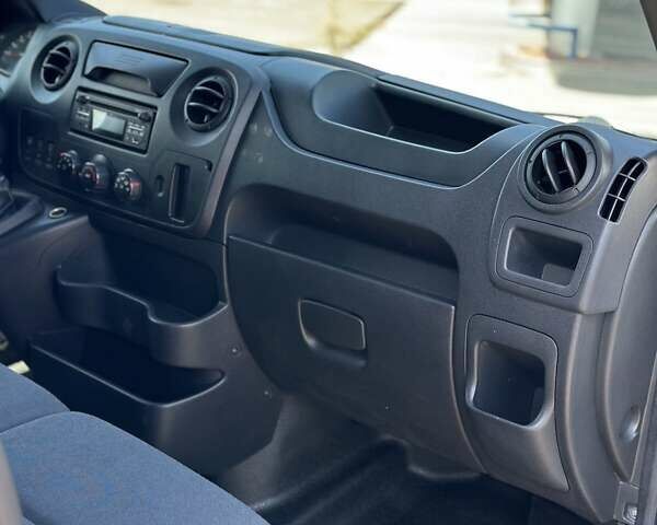 Рено Мастер 2018 в Дубно на Automoto.ua Белый Рено Мастер, объемом двигателя 0 л и пробегом 290 тыс. км за 17800 $, фото 22 на Automoto.ua