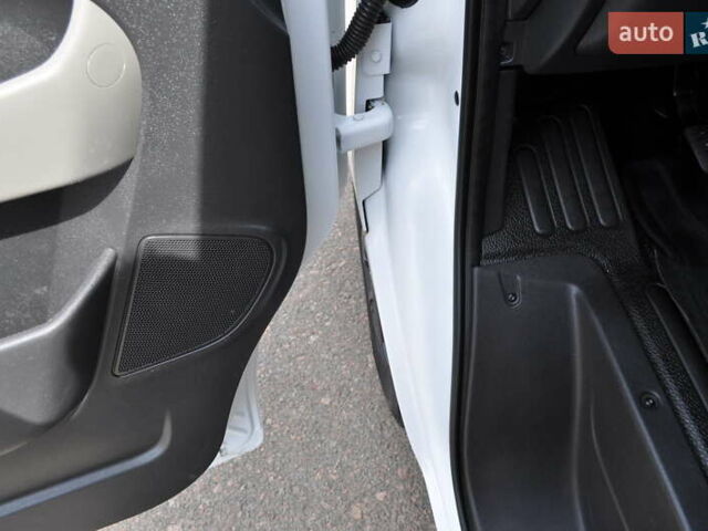 Рено Мастер 2018 в Киеве на Automoto.ua Белый Рено Мастер, объемом двигателя 2.3 л и пробегом 264 тыс. км за 22500 $, фото 48 на Automoto.ua