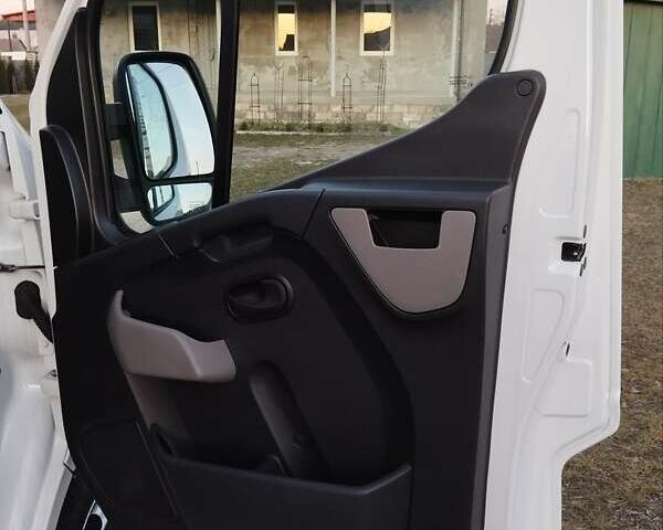 Белый Рено Мастер, объемом двигателя 2.3 л и пробегом 285 тыс. км за 17999 $, фото 13 на Automoto.ua