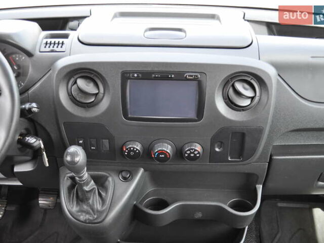 Рено Мастер 2018 в Киеве на Automoto.ua Белый Рено Мастер, объемом двигателя 2.3 л и пробегом 264 тыс. км за 22500 $, фото 26 на Automoto.ua