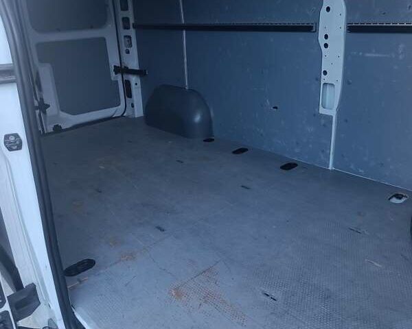 Белый Рено Мастер, объемом двигателя 2.3 л и пробегом 268 тыс. км за 16350 $, фото 38 на Automoto.ua