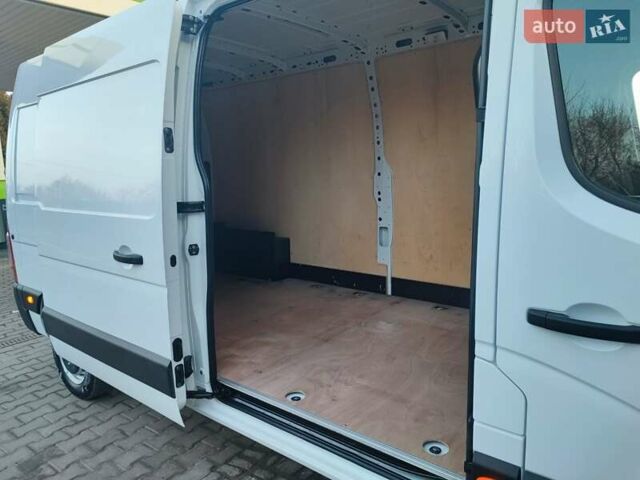 Белый Рено Мастер, объемом двигателя 2.3 л и пробегом 315 тыс. км за 17600 $, фото 82 на Automoto.ua