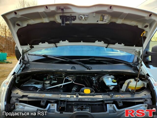 Белый Рено Мастер, объемом двигателя 2.3 л и пробегом 235 тыс. км за 15900 $, фото 12 на Automoto.ua