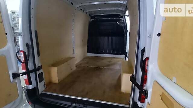 Белый Рено Мастер, объемом двигателя 2.3 л и пробегом 85 тыс. км за 17000 $, фото 19 на Automoto.ua