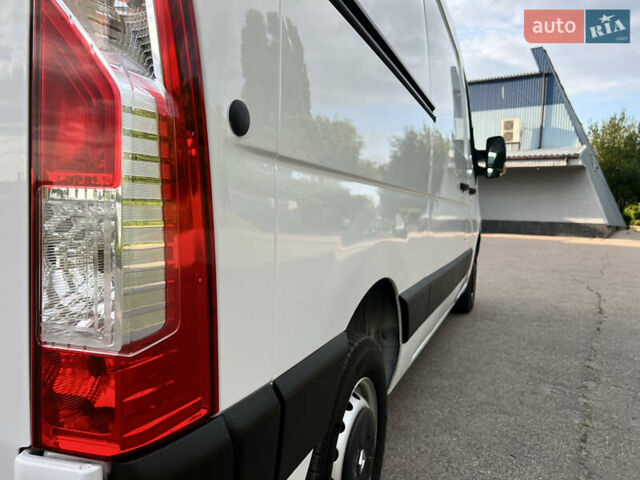 Белый Рено Мастер, объемом двигателя 2.3 л и пробегом 240 тыс. км за 17200 $, фото 21 на Automoto.ua