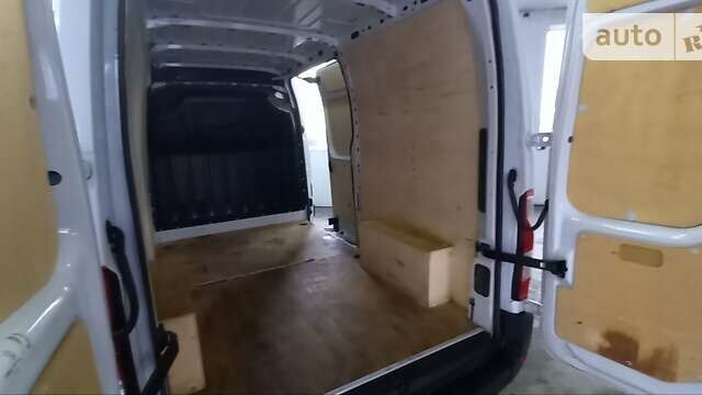 Белый Рено Мастер, объемом двигателя 2.3 л и пробегом 85 тыс. км за 17000 $, фото 18 на Automoto.ua