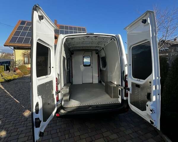 Белый Рено Мастер, объемом двигателя 2.3 л и пробегом 230 тыс. км за 17000 $, фото 4 на Automoto.ua