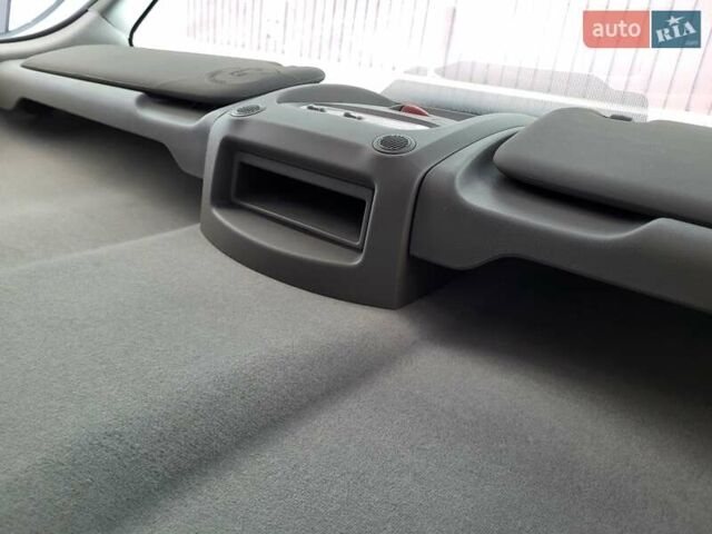 Білий Рено Мастєр, об'ємом двигуна 2.3 л та пробігом 279 тис. км за 18000 $, фото 11 на Automoto.ua