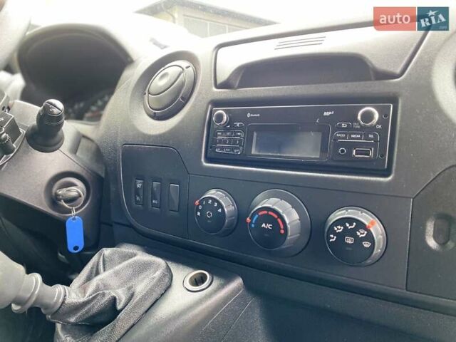 Белый Рено Мастер, объемом двигателя 2.3 л и пробегом 193 тыс. км за 15550 $, фото 31 на Automoto.ua