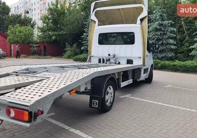 Белый Рено Мастер, объемом двигателя 2.3 л и пробегом 385 тыс. км за 17000 $, фото 1 на Automoto.ua