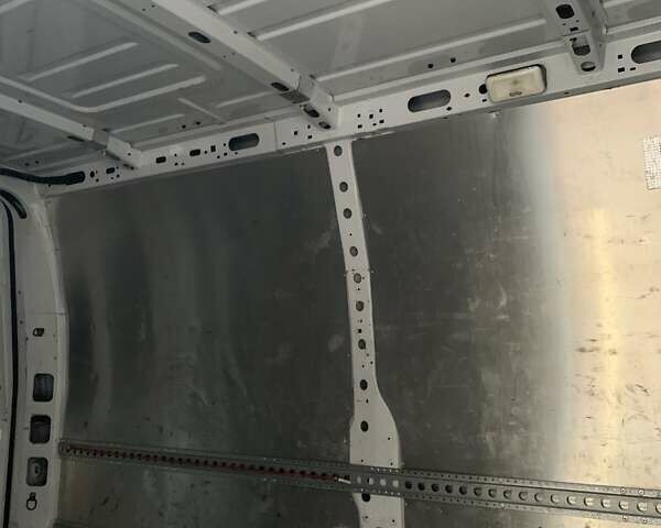 Білий Рено Мастєр, об'ємом двигуна 2.3 л та пробігом 340 тис. км за 19200 $, фото 11 на Automoto.ua