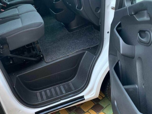 Білий Рено Мастєр, об'ємом двигуна 2.3 л та пробігом 340 тис. км за 19200 $, фото 10 на Automoto.ua