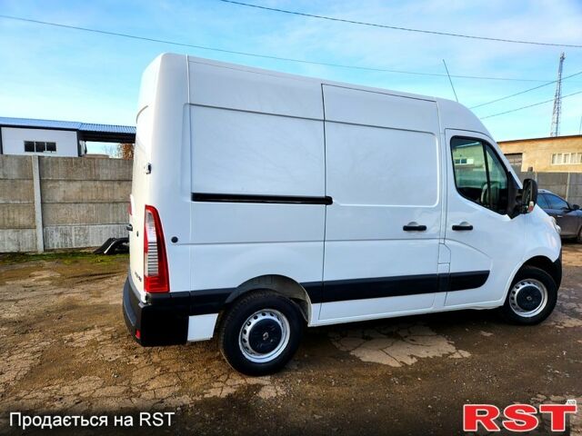Белый Рено Мастер, объемом двигателя 2.3 л и пробегом 235 тыс. км за 15900 $, фото 1 на Automoto.ua