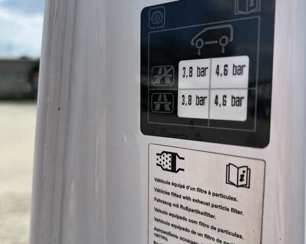 Белый Рено Мастер, объемом двигателя 2.3 л и пробегом 296 тыс. км за 17500 $, фото 33 на Automoto.ua