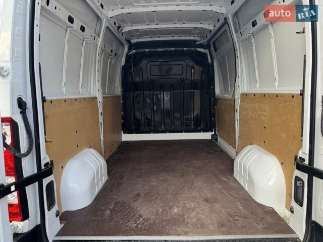 Белый Рено Мастер, объемом двигателя 2.3 л и пробегом 190 тыс. км за 17700 $, фото 42 на Automoto.ua