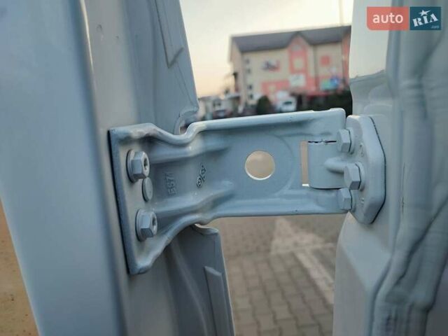 Белый Рено Мастер, объемом двигателя 2.3 л и пробегом 315 тыс. км за 17600 $, фото 74 на Automoto.ua