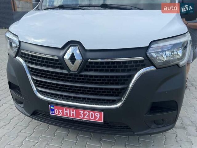 Белый Рено Мастер, объемом двигателя 2.3 л и пробегом 296 тыс. км за 17500 $, фото 1 на Automoto.ua